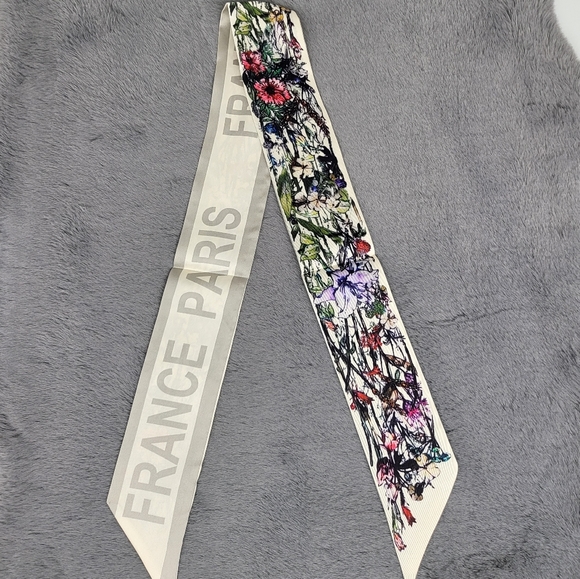 New Garden Print Silk Skinny Scarf Twilly - Picture 4 of 6